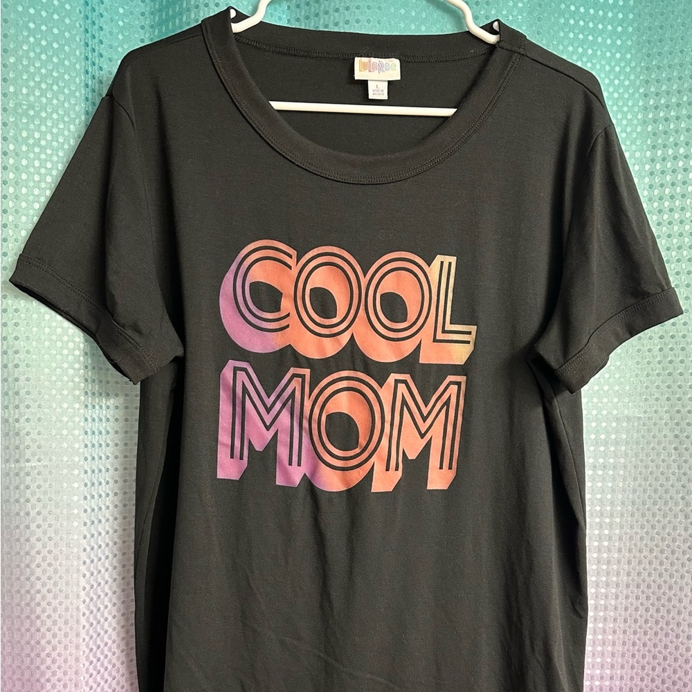 NWOT Lularoe L black cool mom Liv tee shirt